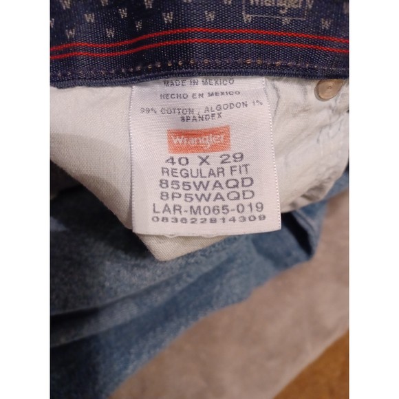 Men's Wrangler Rugged Wear Jeans. 40x29.  Faded Blue Denim. - Picture 9 of 9